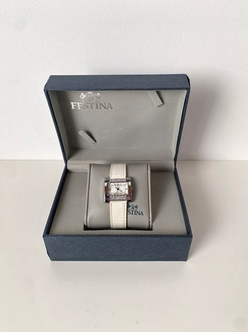 Montre quartz en cuir blanc Le griffon