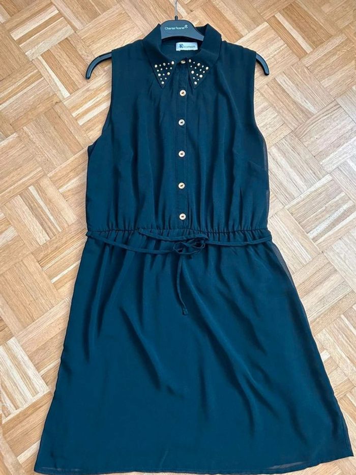 Robe  fluide  noire  et doré T40