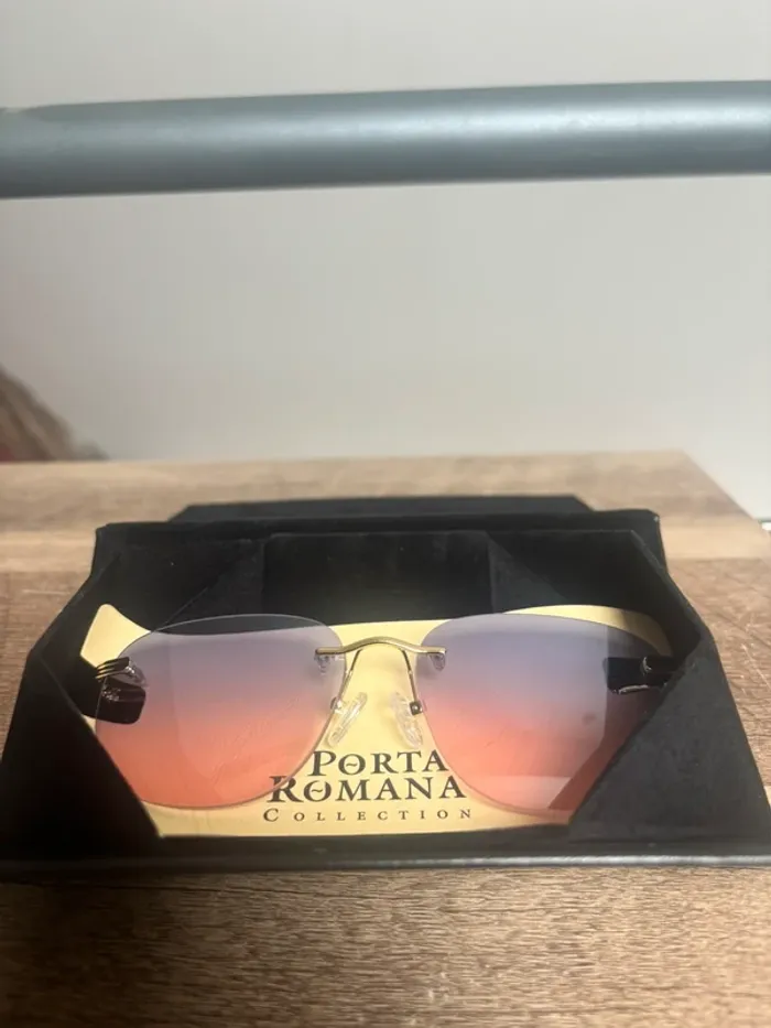 Lunette de soleil ovale Porta Romana verre bleu dégradé rougeâtre - photo numéro 18