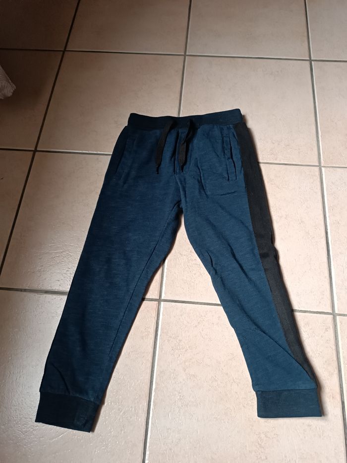 Pantalon jogging bleu et noir Kiabi 5 ans