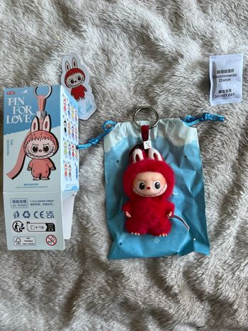 Labubu pin for love lettre X popmart