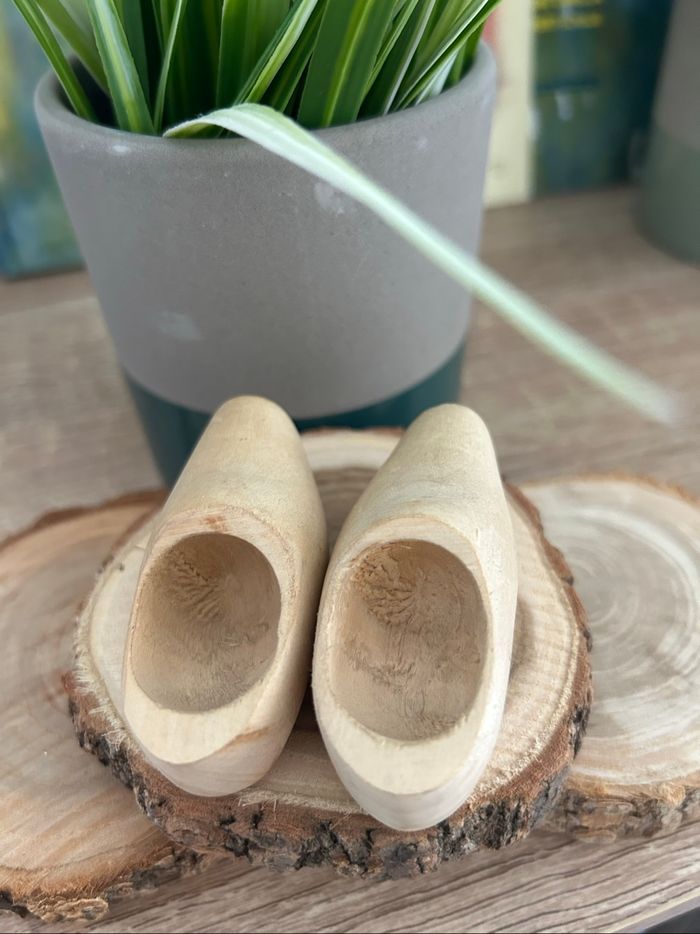 Lot de 2 sabots hollandais miniatures en bois – décor vintage, parfait état - photo numéro 7