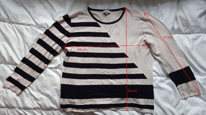 Pull rayé crème et noir Un Jour ailleurs