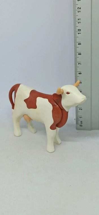 Vache montagnarde marron et blanche playmobil