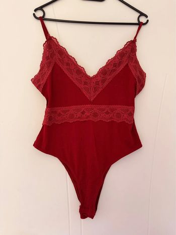 Body bordeaux en dentelle