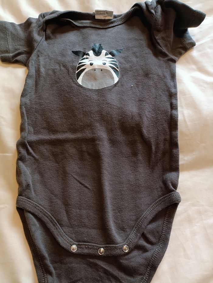 body manches courtes 12 mois - photo numéro 5