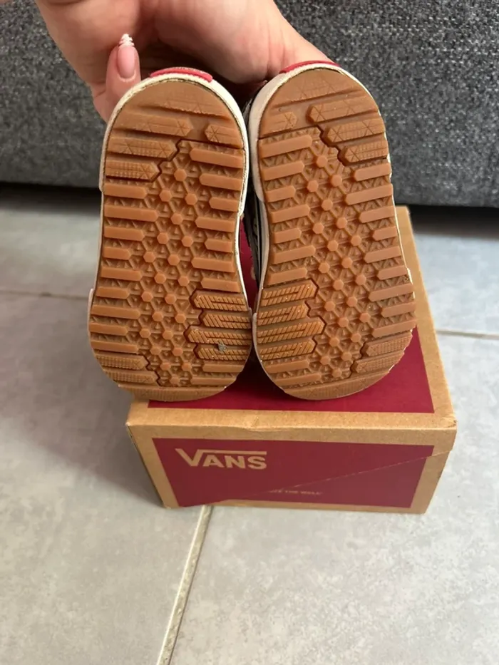 Baskets Van’s taille 19 - photo numéro 4
