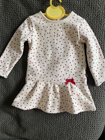 Magnifique robe crème avec petits points rouge + noeud rouge Absorba