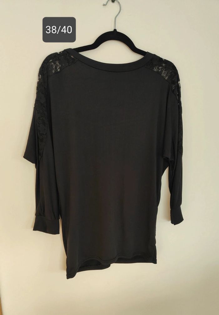 T-shirt femme dentelle dans le dos