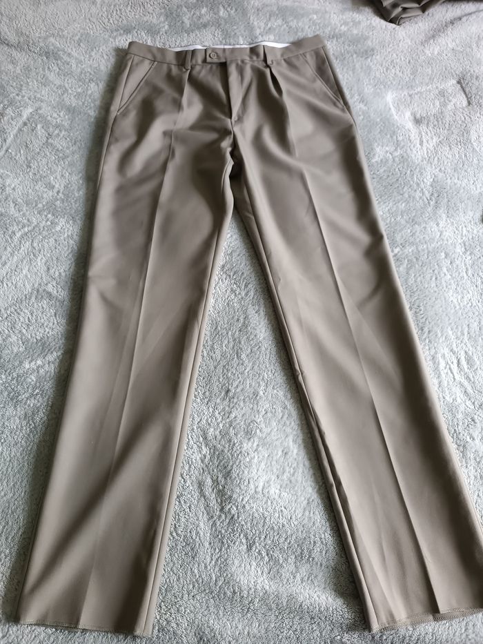 Pantalon beige homme classique élégant - photo numéro 2