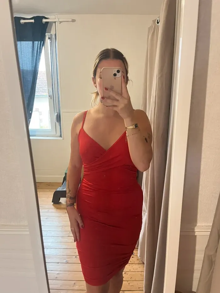 robe rouge shein taille S - photo numéro 3