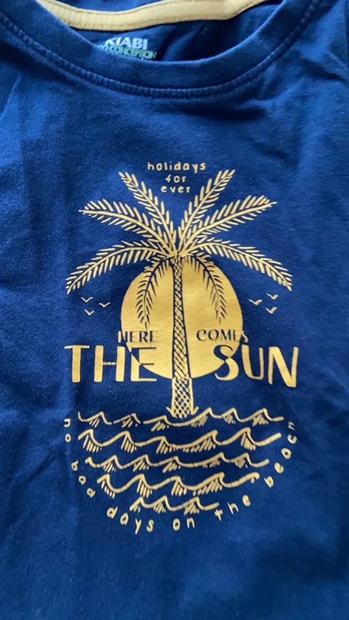 T-shirt taille cinq ans - photo numéro 2