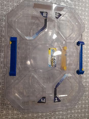 Arene toupis beyblade