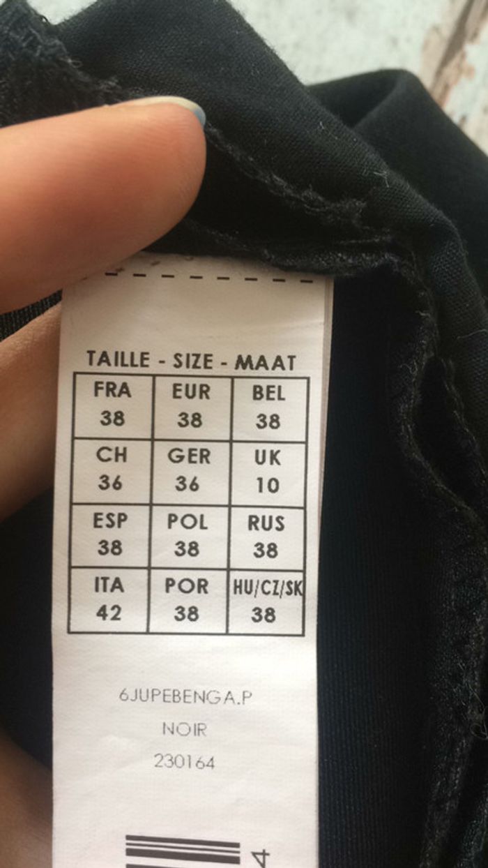 Jupe crayon noir - photo numéro 5