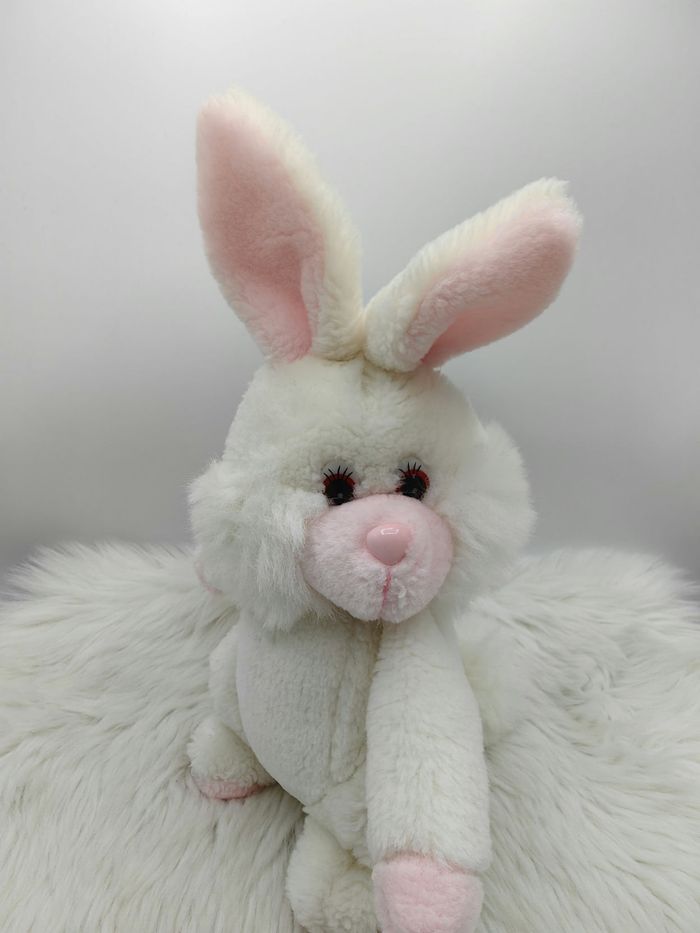 Peluche doudou lapin Blanc Rose Yeux Rouge Vintage - photo numéro 2