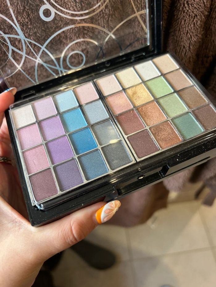 Palette maquillage - photo numéro 3