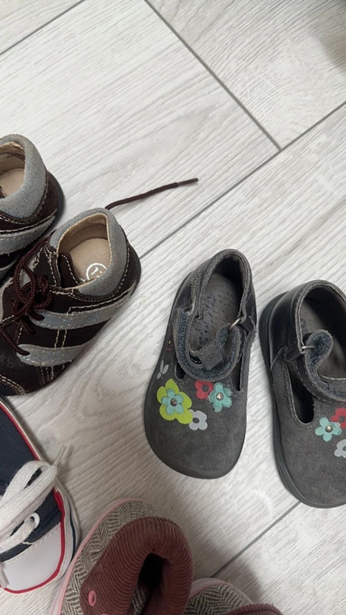 Différentes chaussures bébé - photo numéro 5