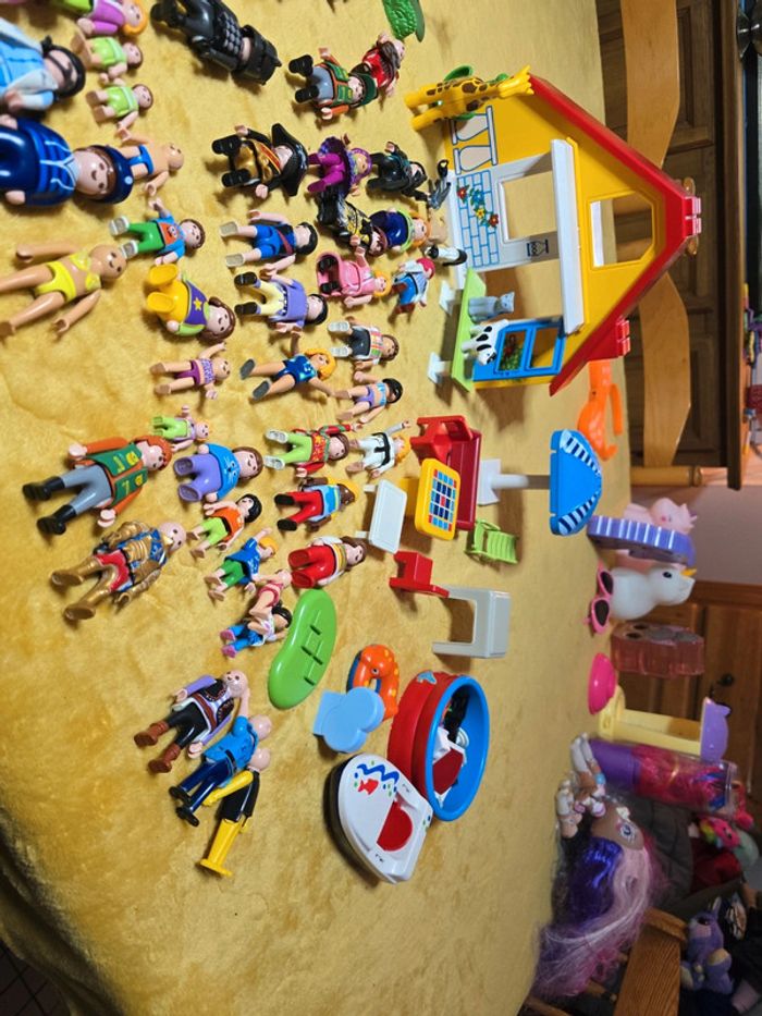 Lot playmobile mobilier accessoires personnages - photo numéro 3