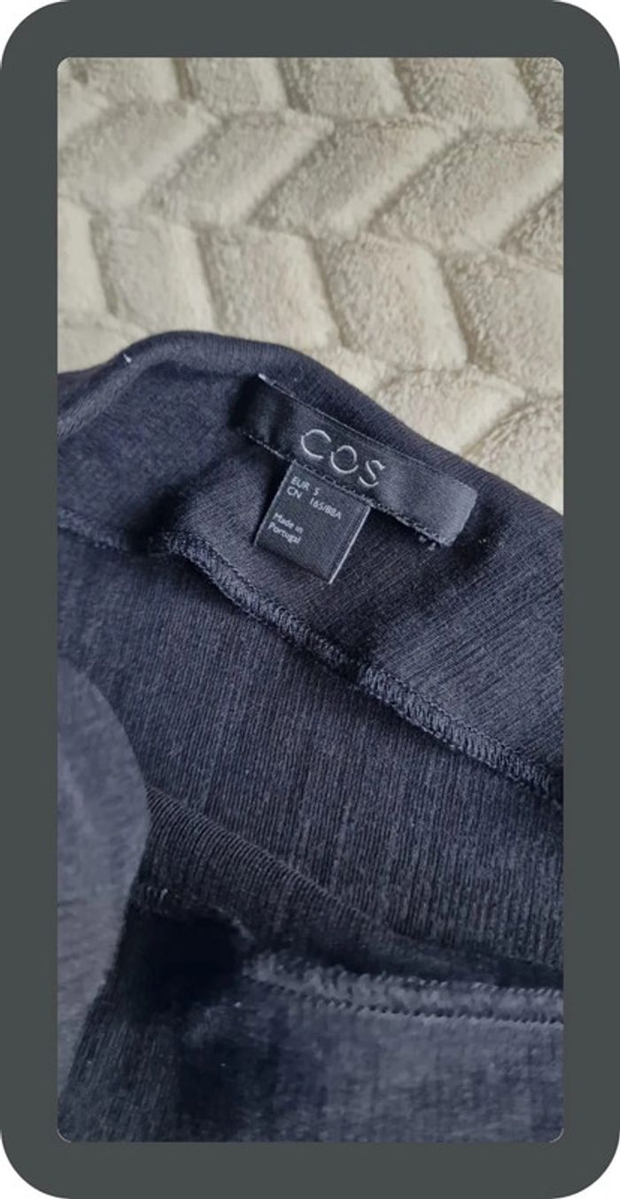 Robe T-shirt COS a col cheminée asymétrique et manches courtes taille S - photo numéro 7