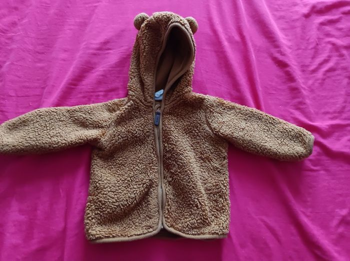 Sweat à capuche ourson taille 6 mois