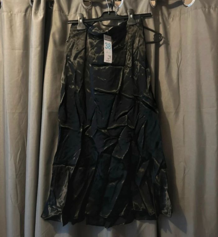 Jupe longue noire satinée Primark taille 38