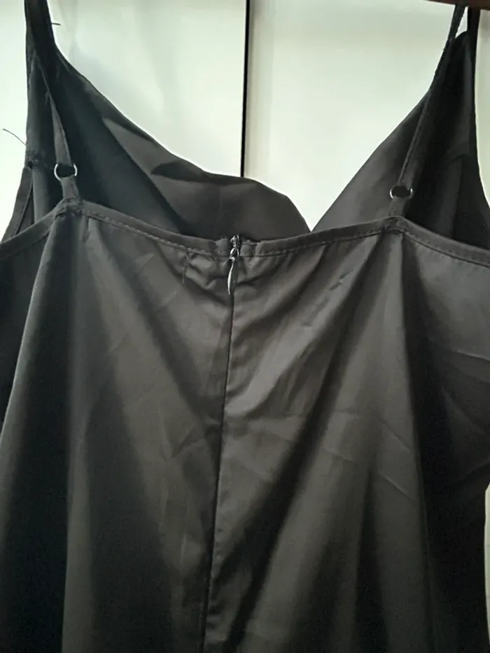 Robe noir - photo numéro 4