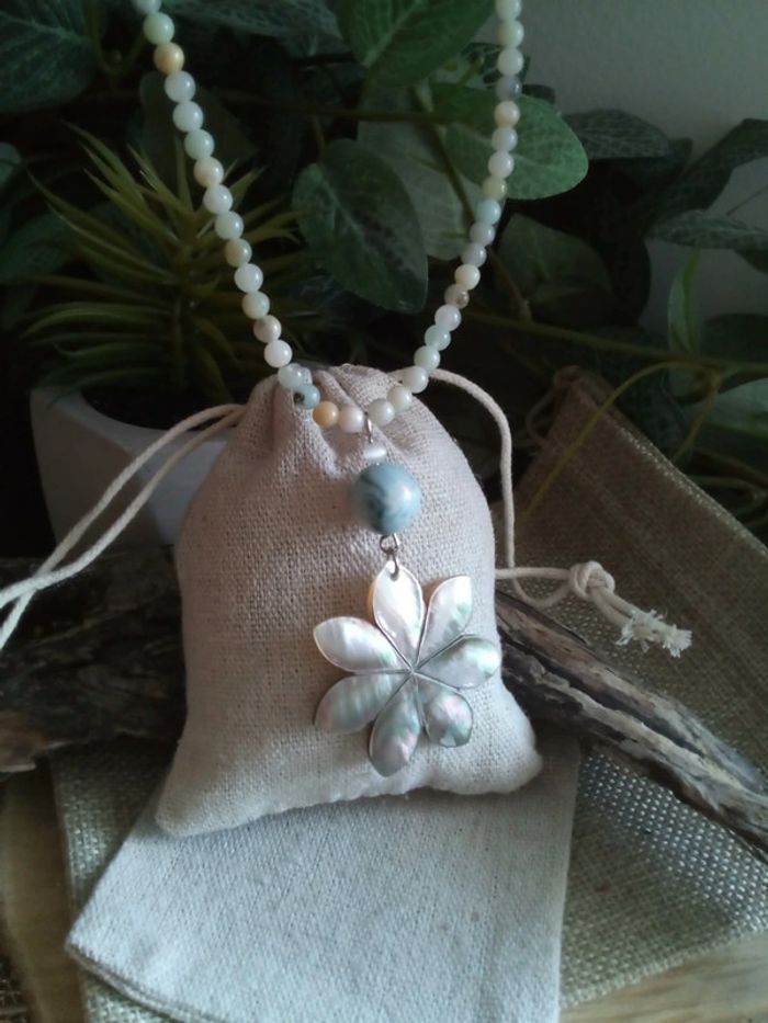 Collier pierres naturelles et fleur en n'acre naturelle - photo numéro 2