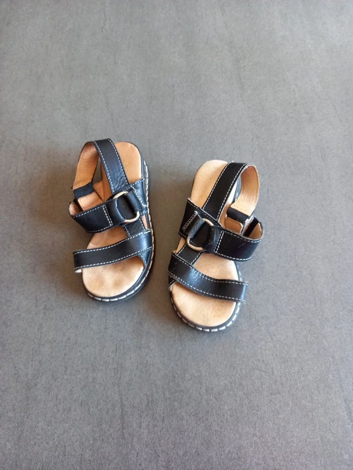 Chaussure fille taille 26