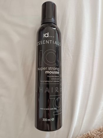 Mousse coiffante texturisante pour cheveux