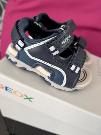 Sandales d'été garçon en tout cuir doux et souple et autre. Taille 20. Neuf. Geox 