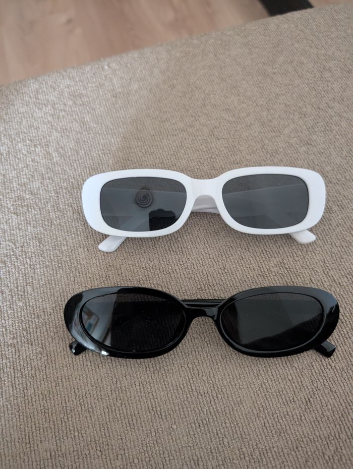 Lot 2 paires lunettes de soleil Neuves