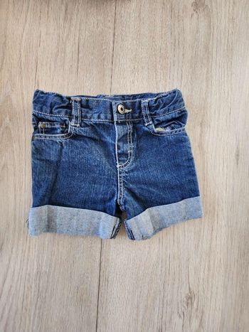 Short 12 mois 