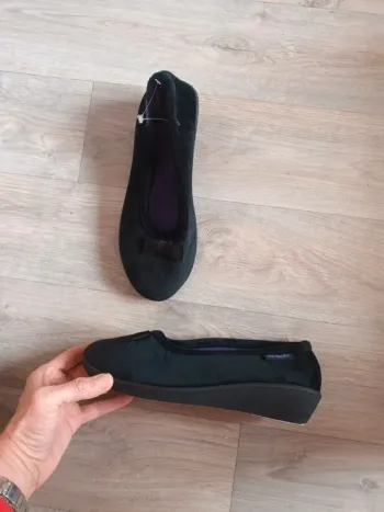 Chaussons pantoufles 37 isotoner neuf petit talon noir velours avec etiquette