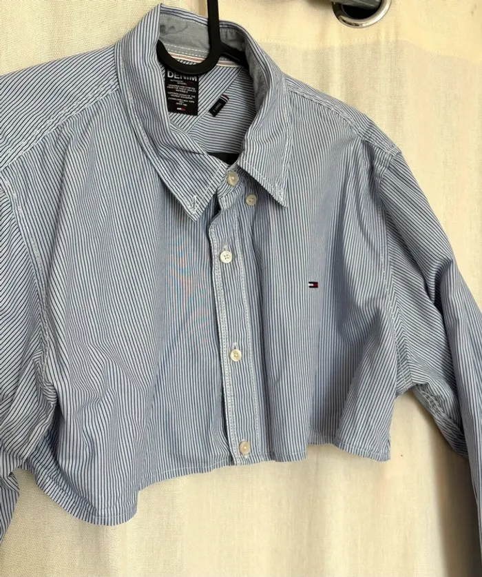 Chemise courte rayée oversize upcyclée Tommy Hilfiger X Marlene rougier