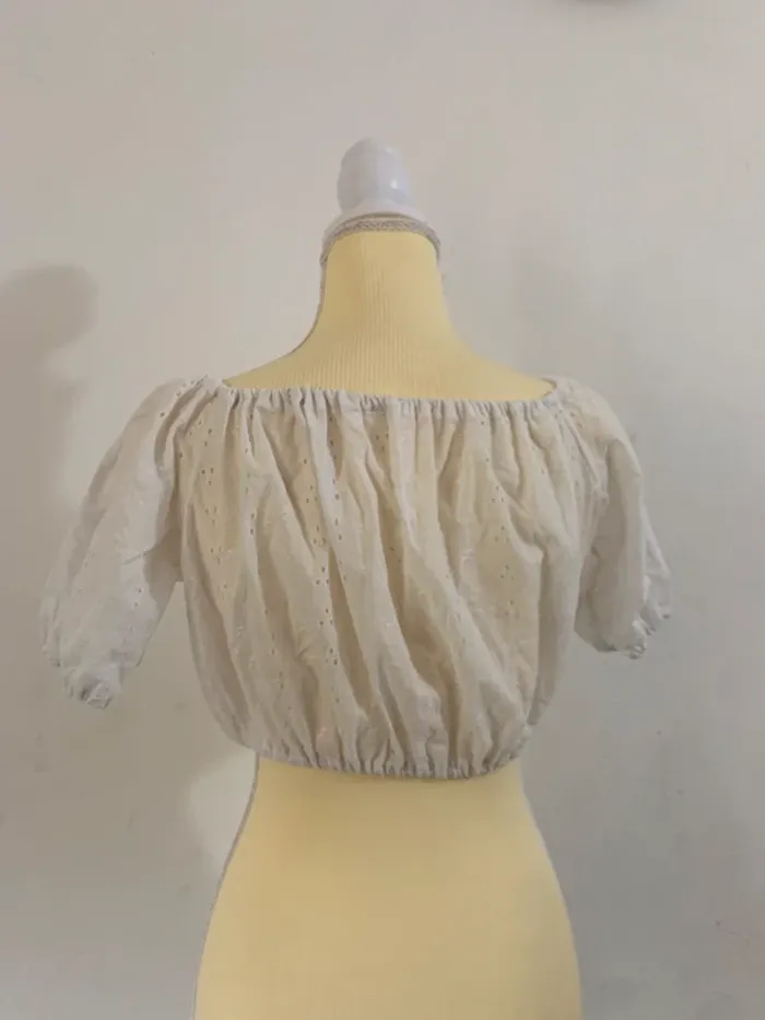 Haut brodé ajouré blanc – Taille XS/12 ans - photo numéro 3