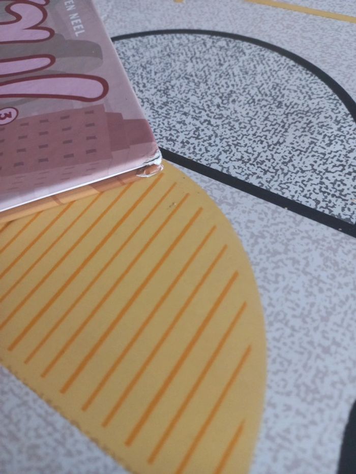 Bd Lou tome 3 - photo numéro 4