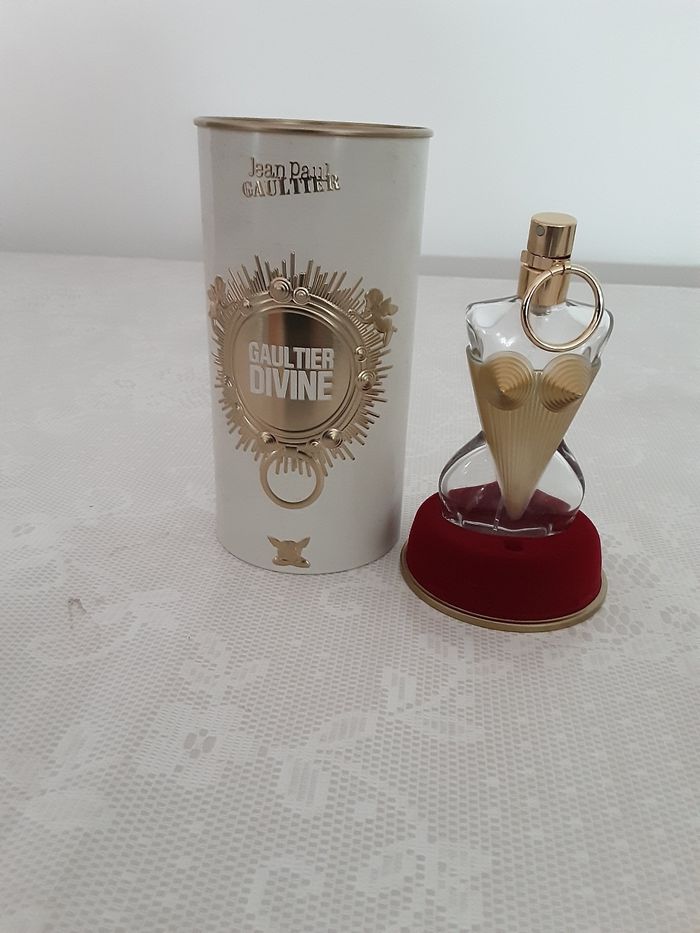 Boîte et flacon vide de 50ml marque divine de jean Paul gaultier - photo numéro 2