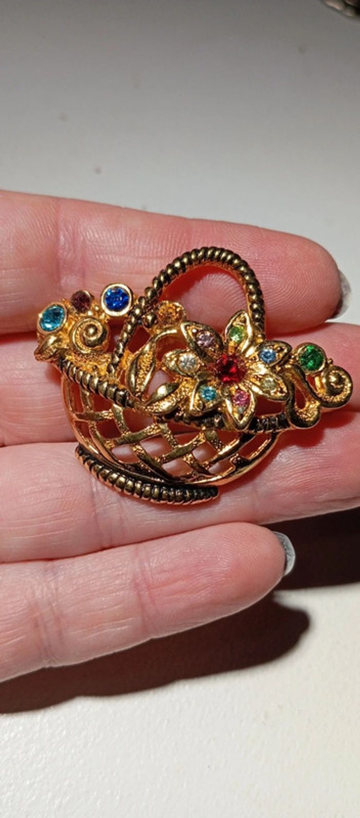 Broche panier de fleurs - photo numéro 1