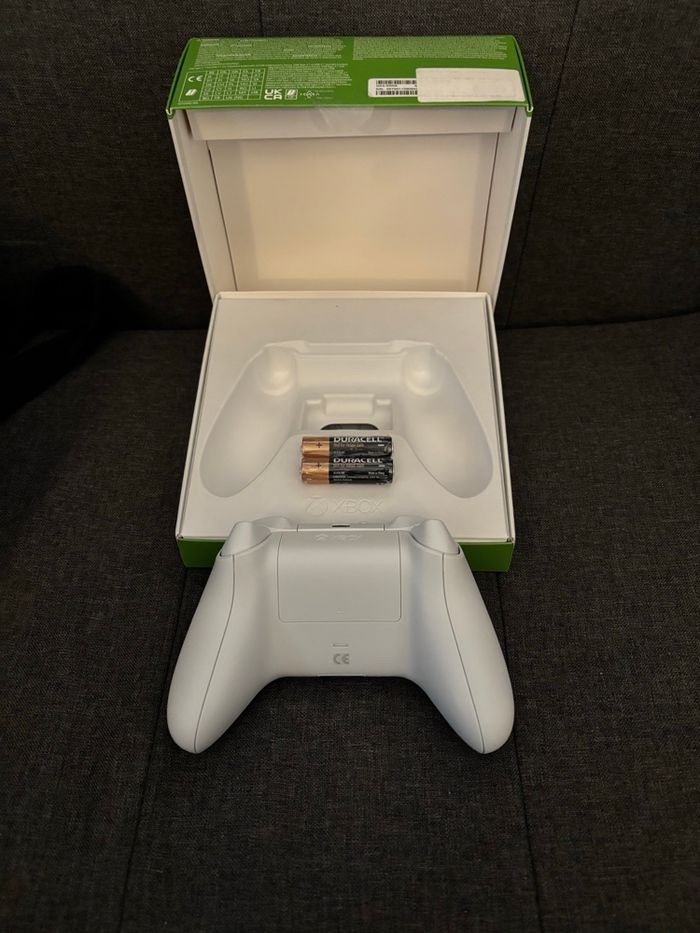 Manette Xbox one et Séries S/X blanche - photo numéro 4