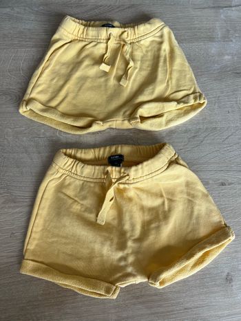 2 Shorts 9 mois