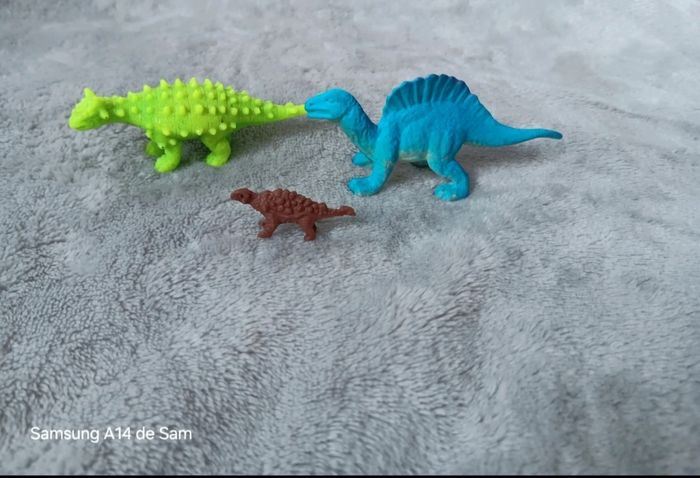 Lot de 3 figurines dinosaures - photo numéro 2