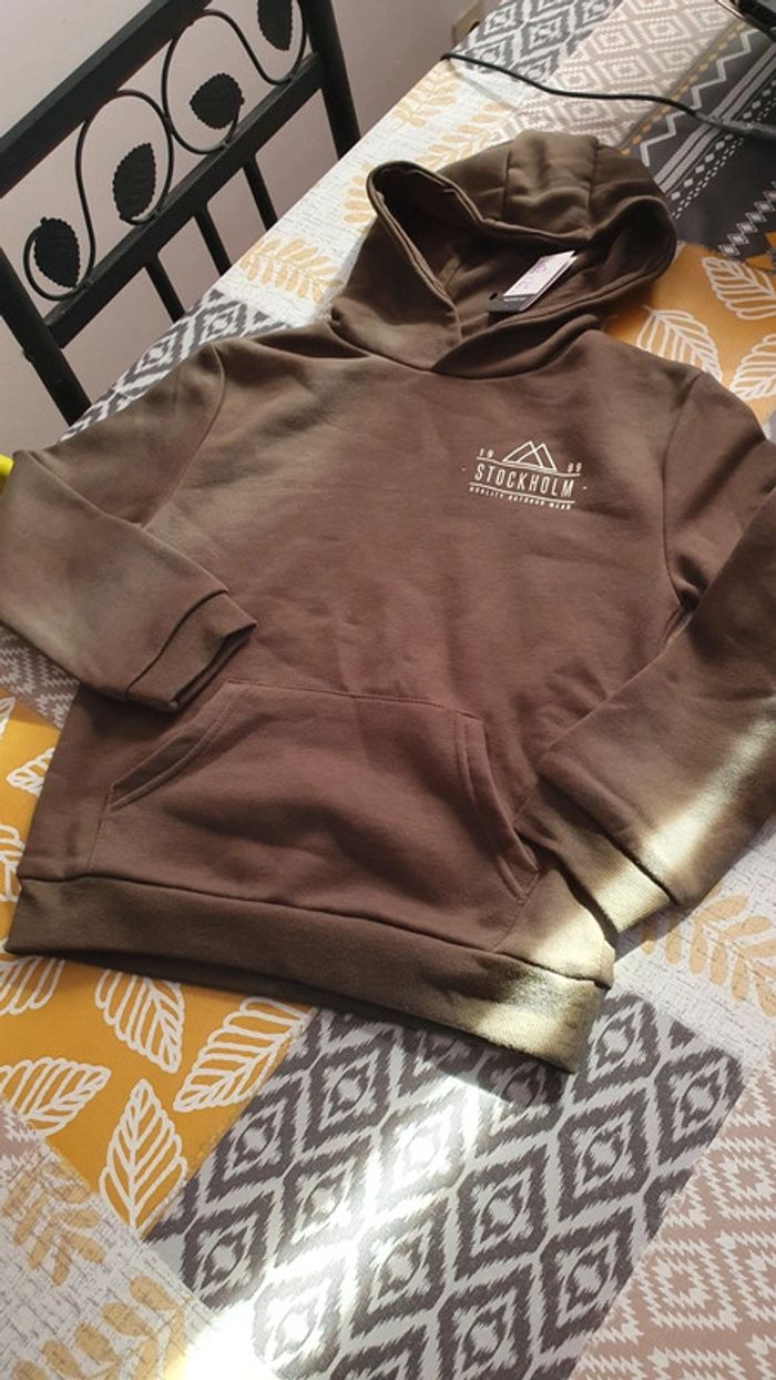 Sweat à capuche Primark taille 7-8 ans