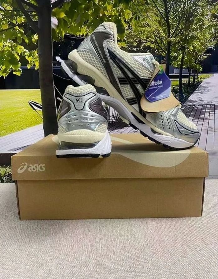Asics Gel NYC Argenté Taille 39 - photo numéro 4