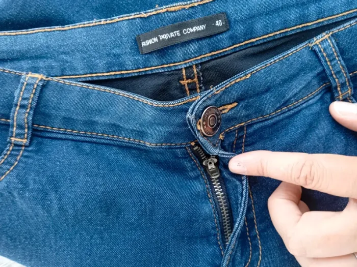 Lot de 2 jeans femme Taille 40 tbe - photo numéro 6