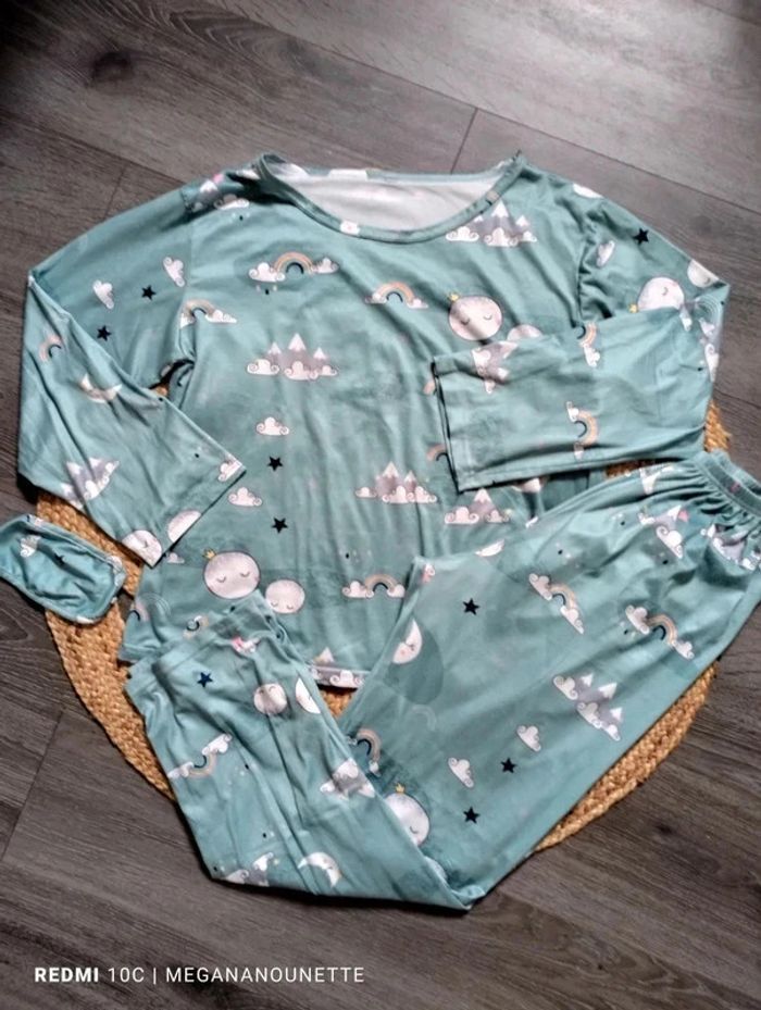 🌈 Pyjama Vert d’Eau Arc-en-Ciel – Taille 38 M – Boutique Parisienne 🌈