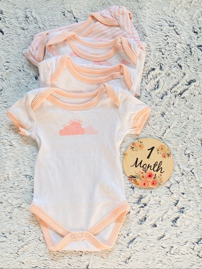 Lot 4 body bébé