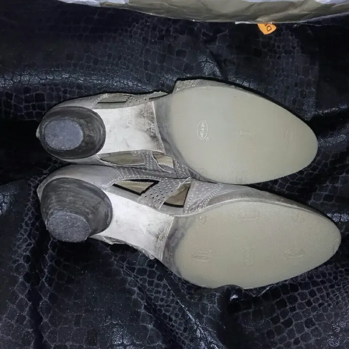 Bottines d'été ouvertes en cuir petit talon 39 - photo numéro 4