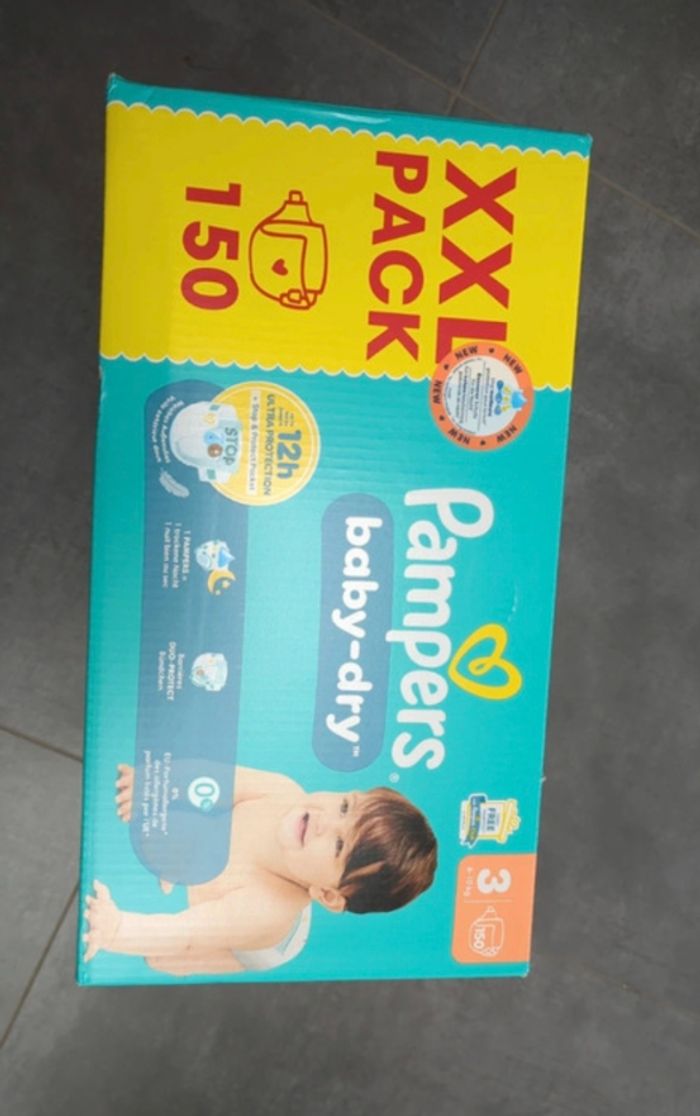 150 couches Pampers taille 3