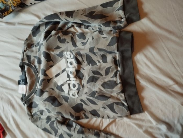 Lot vêtements garçon 8 ans - photo numéro 2