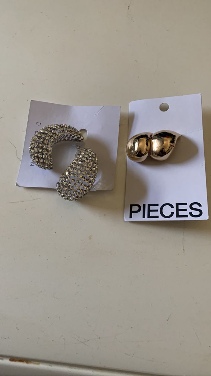 Boucles oreilles assis neuves - photo numéro 6